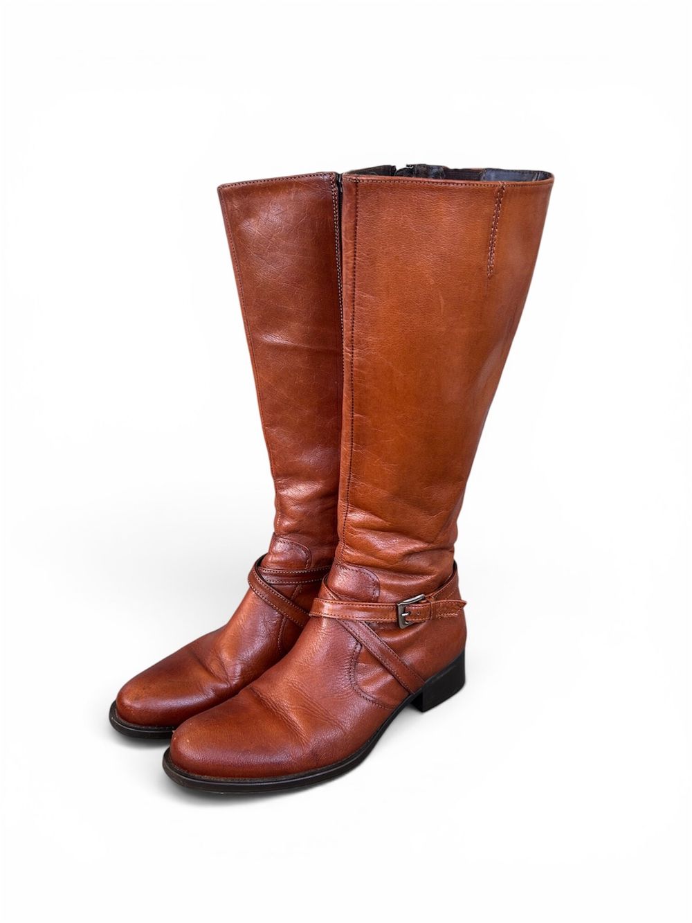 Vintage tan brown leather boots with buckle detail