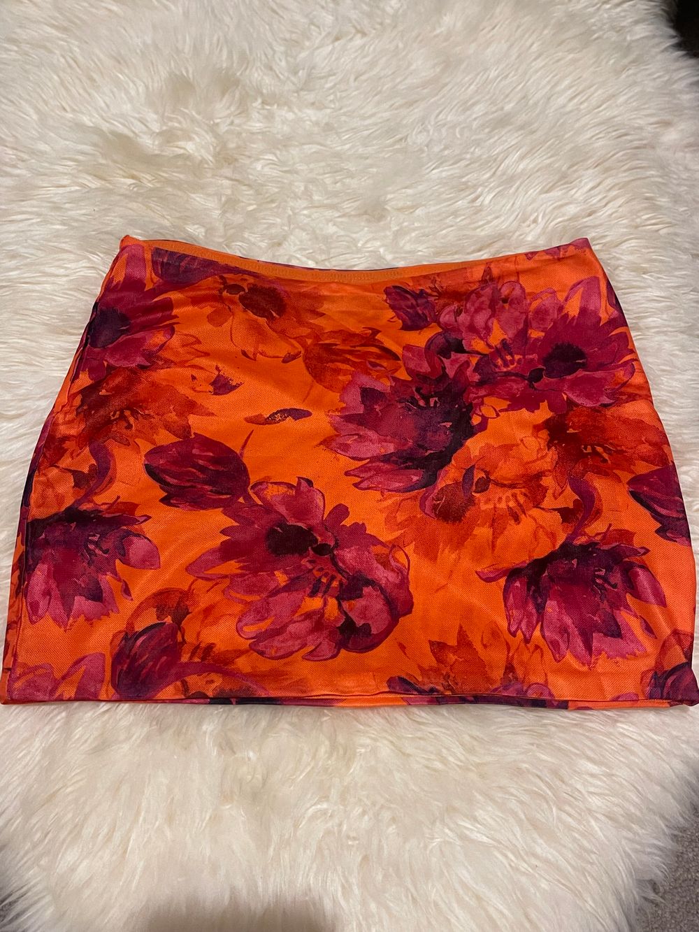 White fox boutique mini skirt