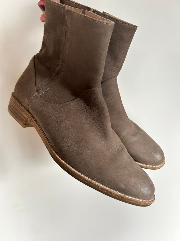Country Road Brown Leather Ankle Boots