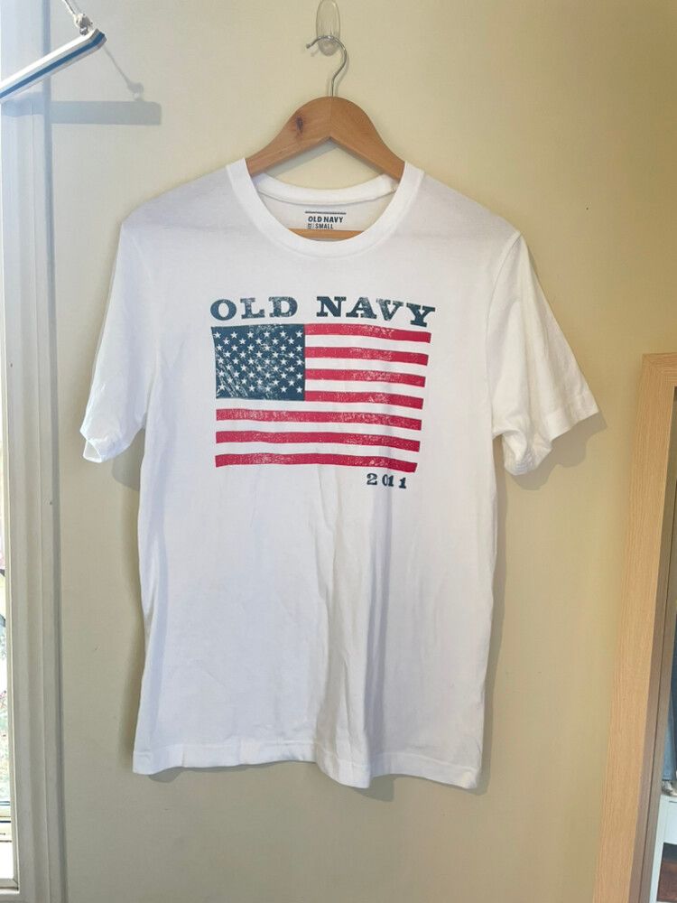 Old Navy T-shirt