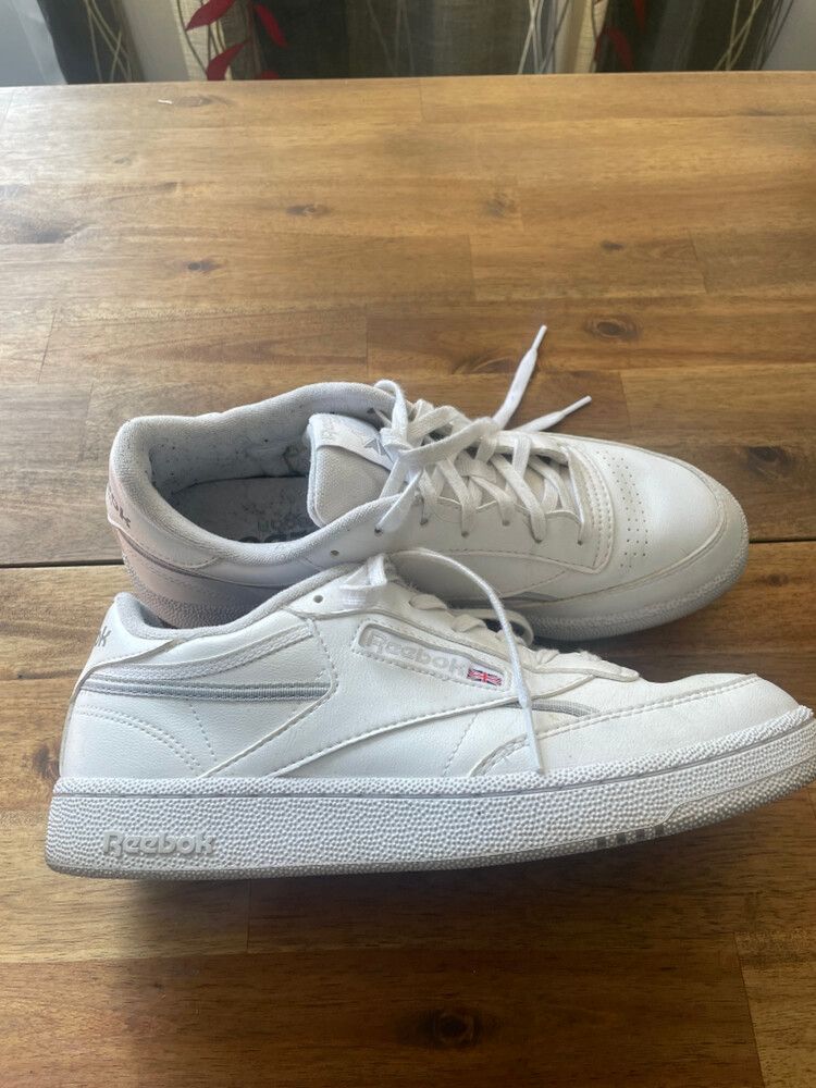 Reebok Trainer Size 9