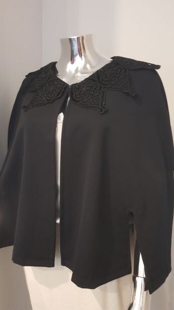 Wool Cape Velvet Lace Collar