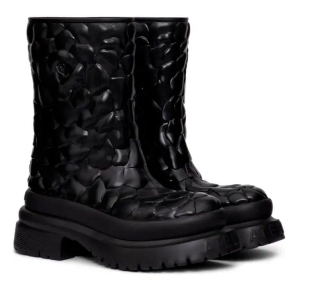 Authentic Valentino Garavani Wellington Boots size 8 or 7.5