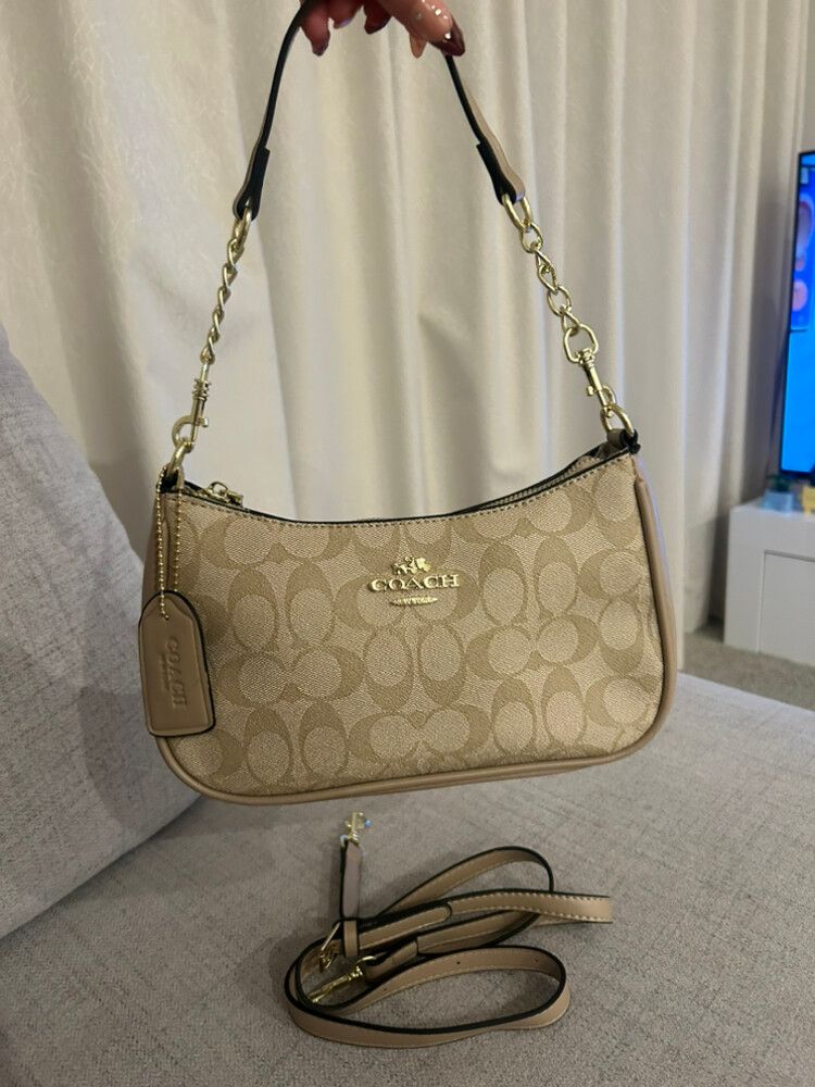 Beige shoulder bag