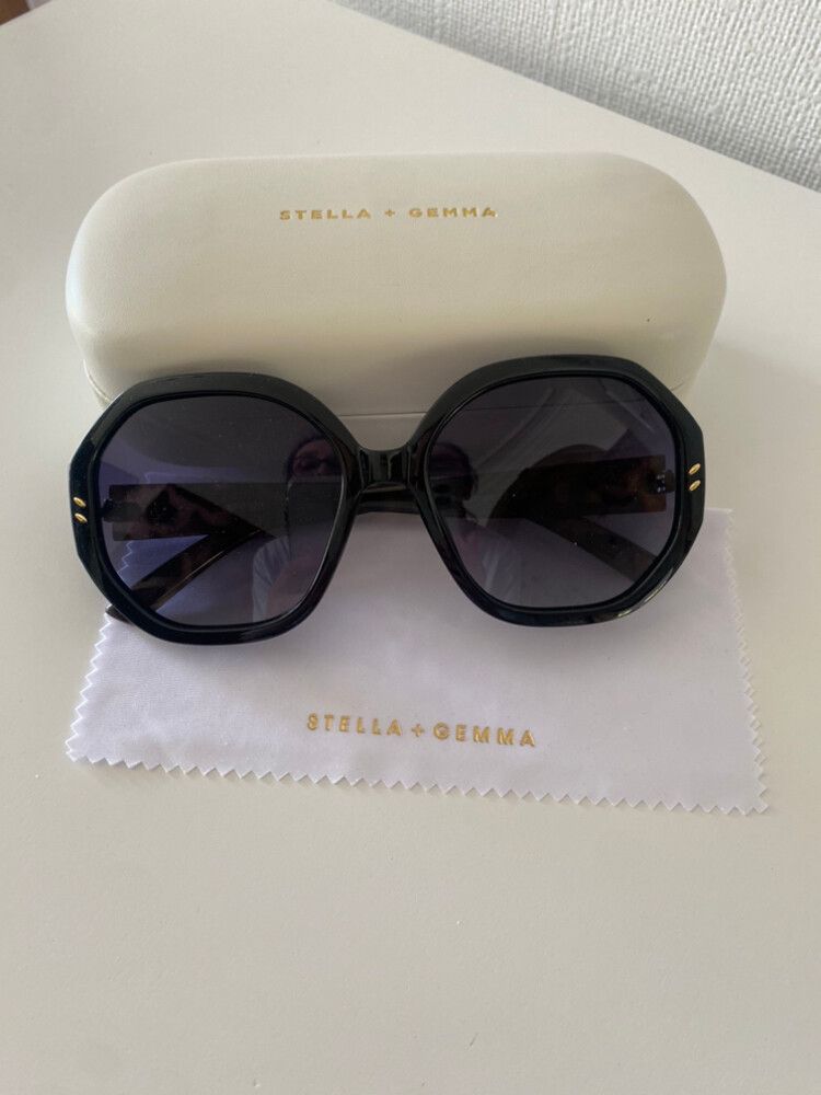 Stella + Gemma Black Sunglasses