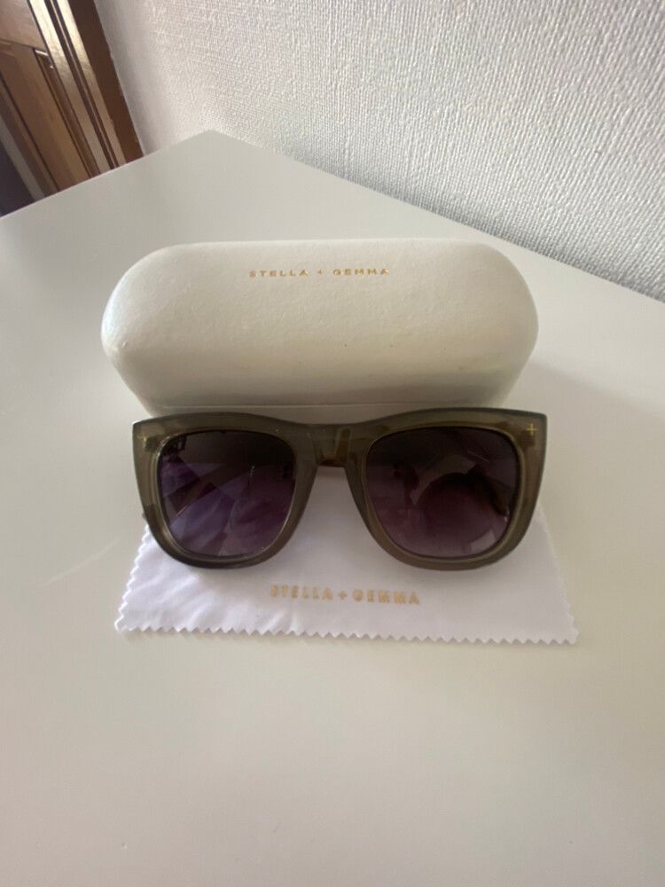 Stella + Gemma Green Sunglasses