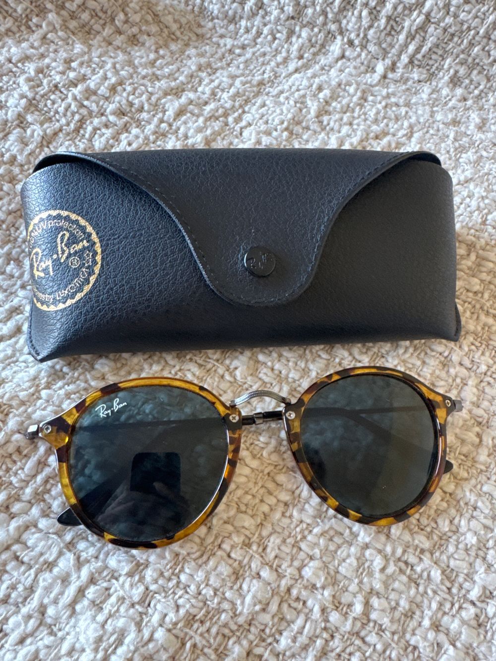 Ray-Ban Round Fleck Sunglasses