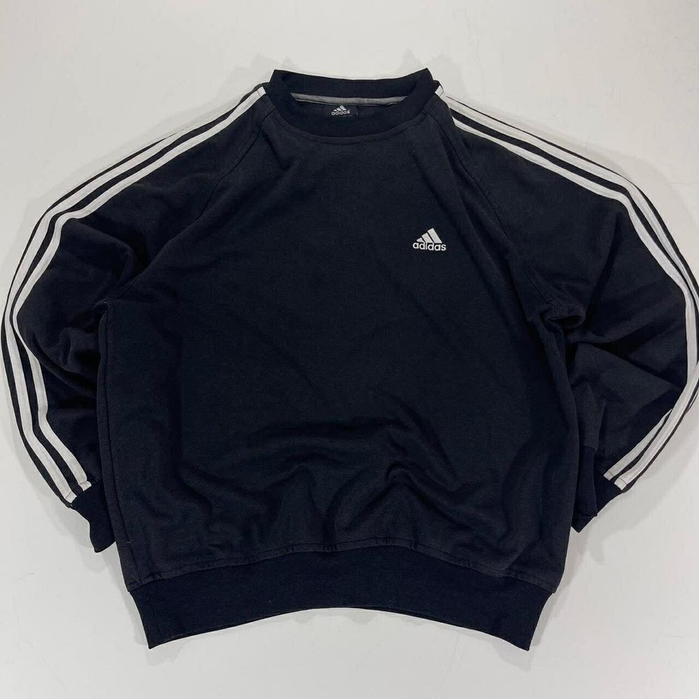 VINTAGE CLASSIC ADIDAS BLACK CREWNECK SWEATSHIRT (M-L)