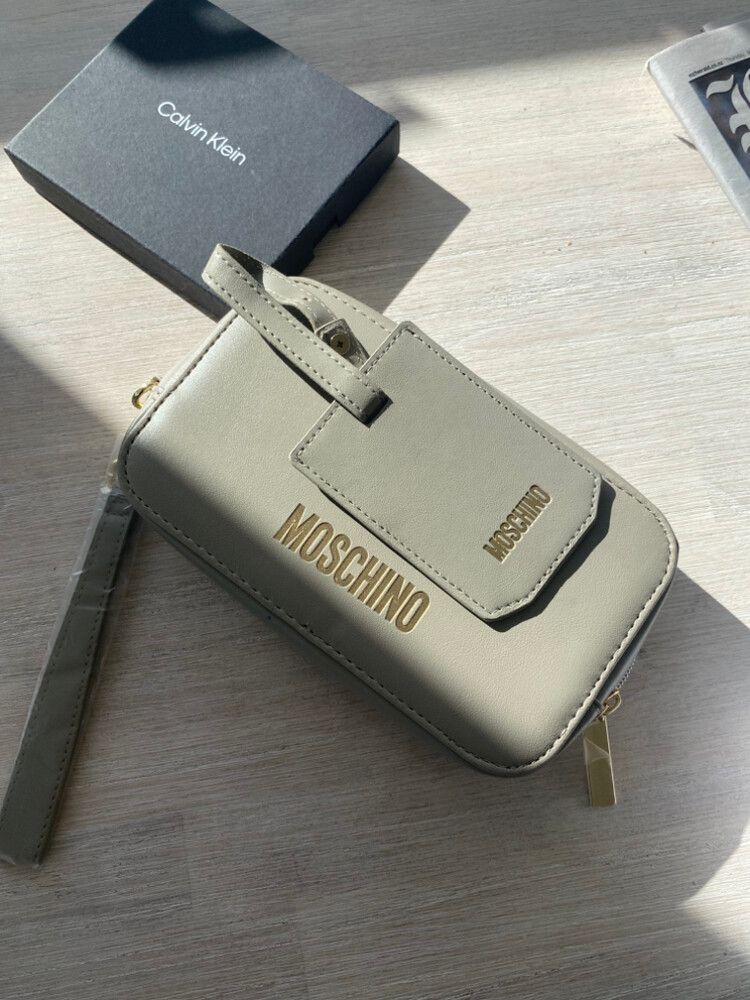 Moschino cosmetic bag + travel tag NEW