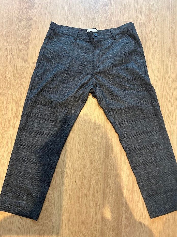 yd. Skinny dress pants, size 34