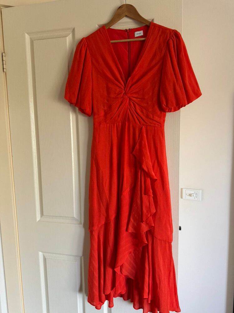 Sheike orange midi dress