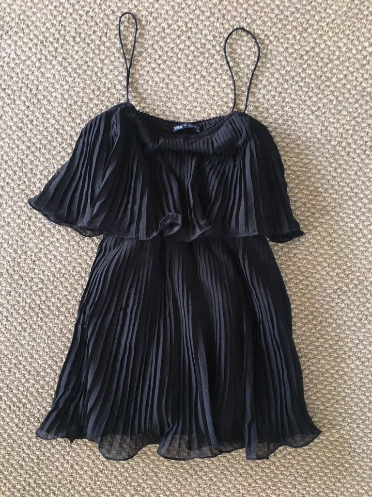 Zara - Black Pleated Dress on Designer Wardrobe