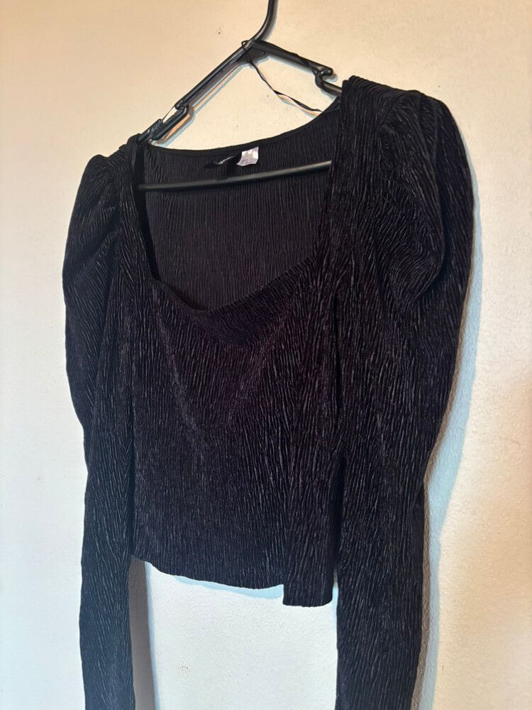 Crushed velvet puff sleeve top