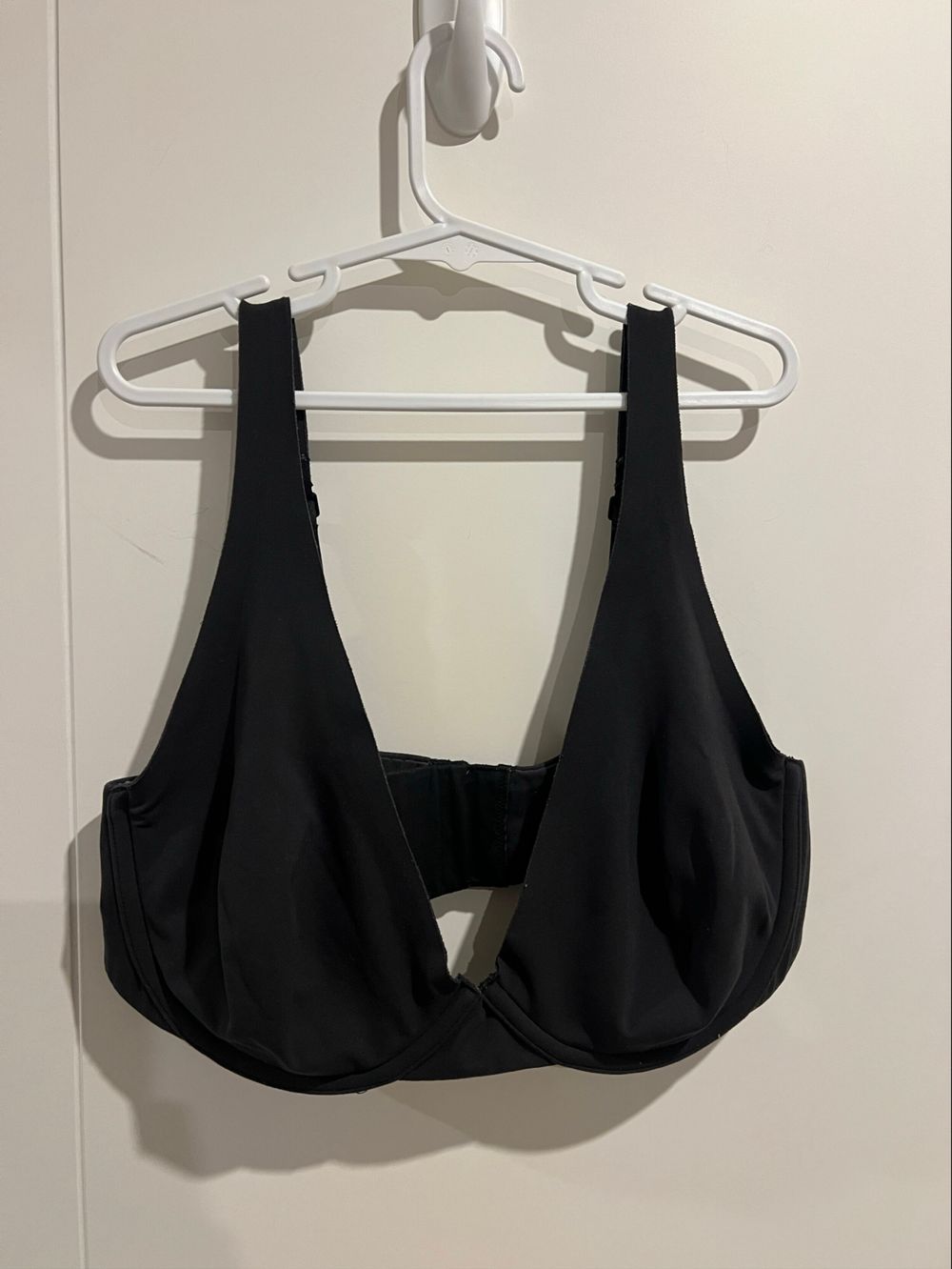 SKIMS Black Fits Everybody Unlined Apex Plunge Bra