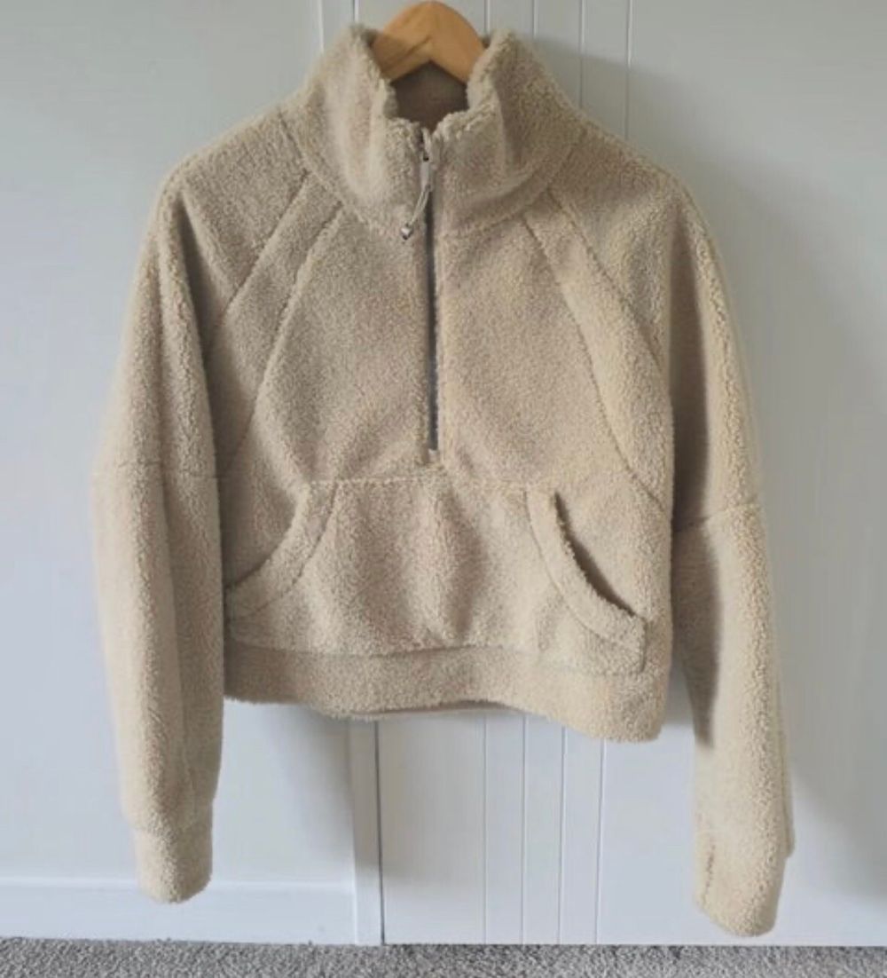Lululemon Scuba Fleece crop