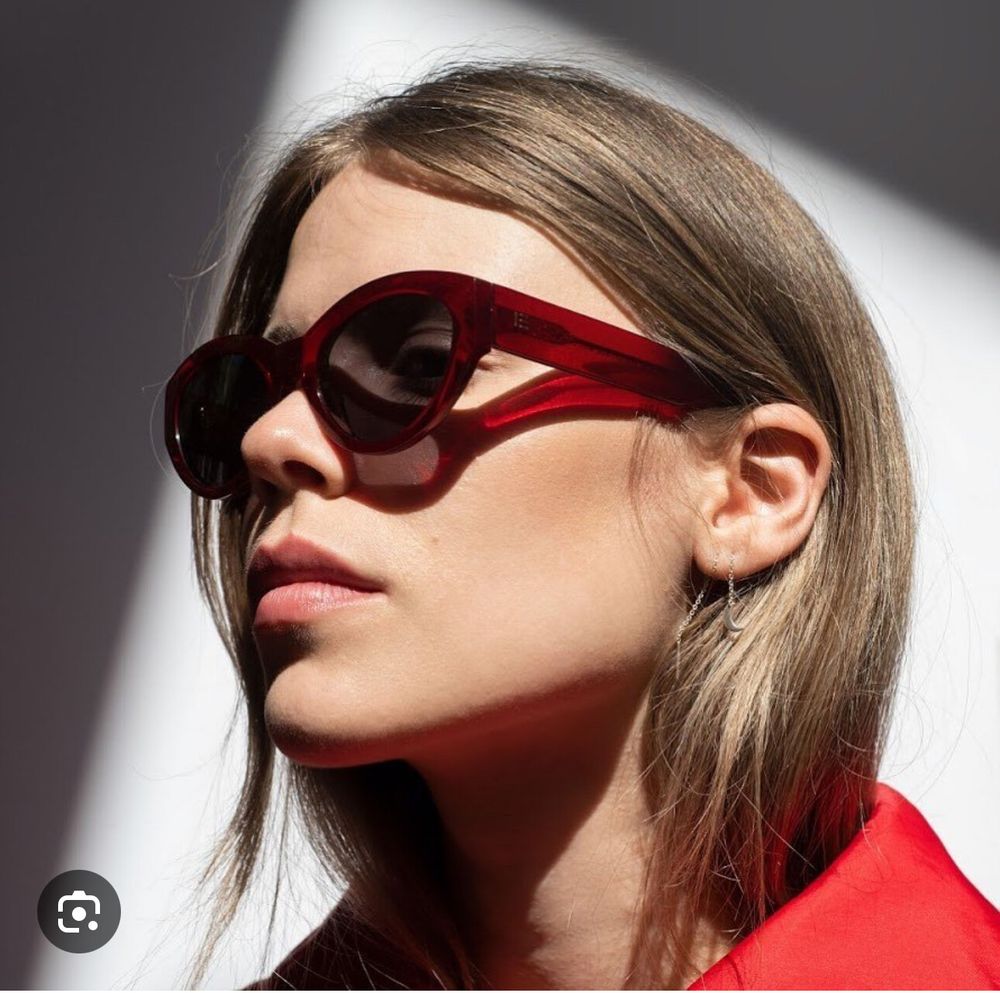 Isle of Eden Felina Sunglasses in Red