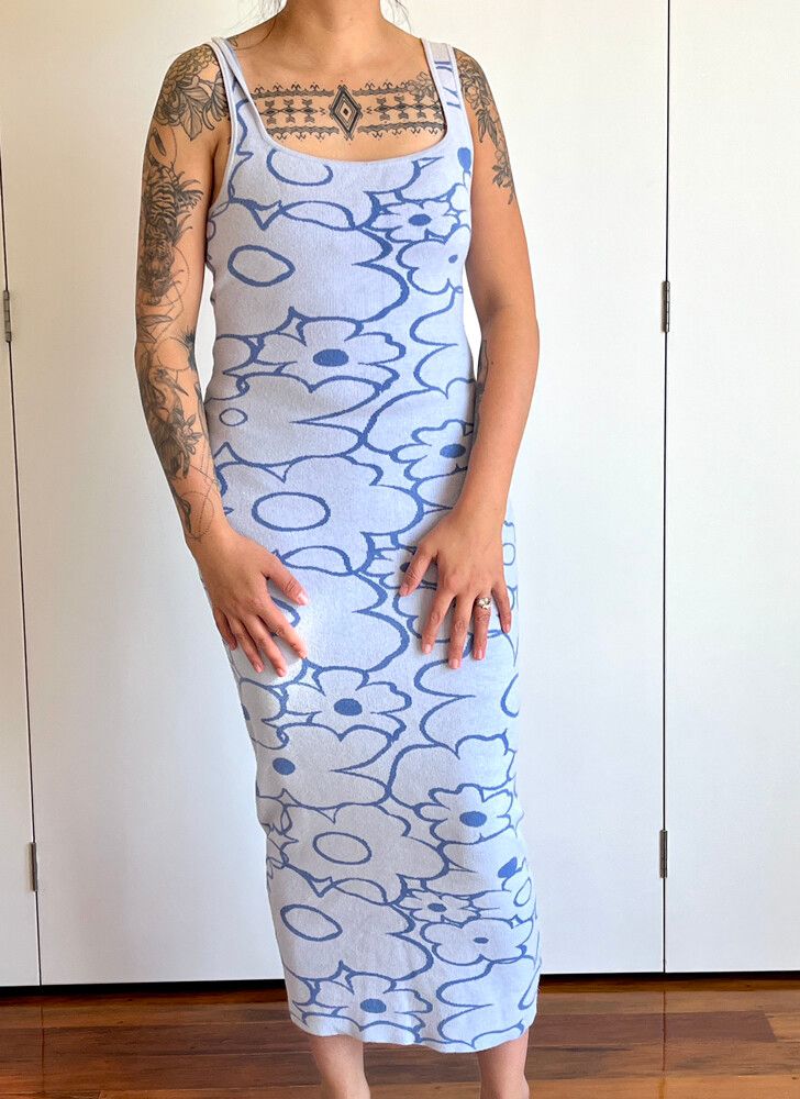 Glassons - Glassons Blue Floral Print Knit Maxi Dress on Designer Wardrobe