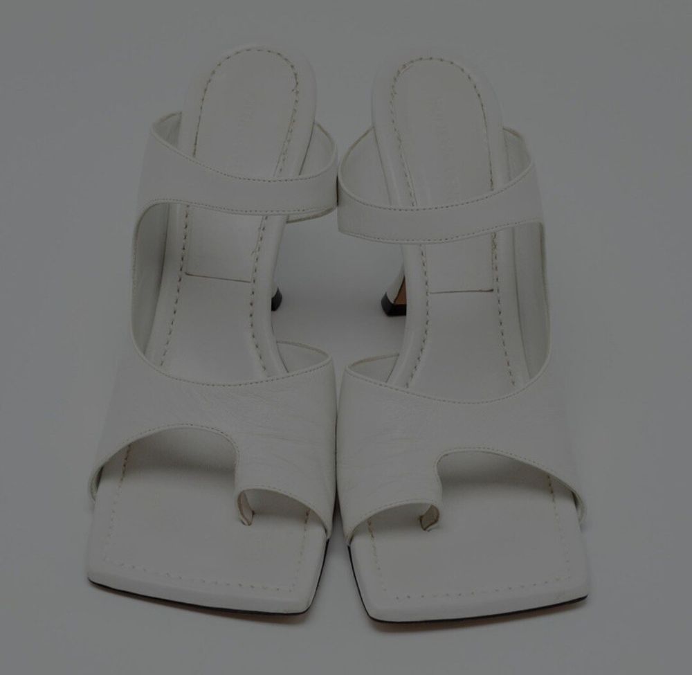 Bottega Veneta White Leather Thong Slide Sandals Size 40.5