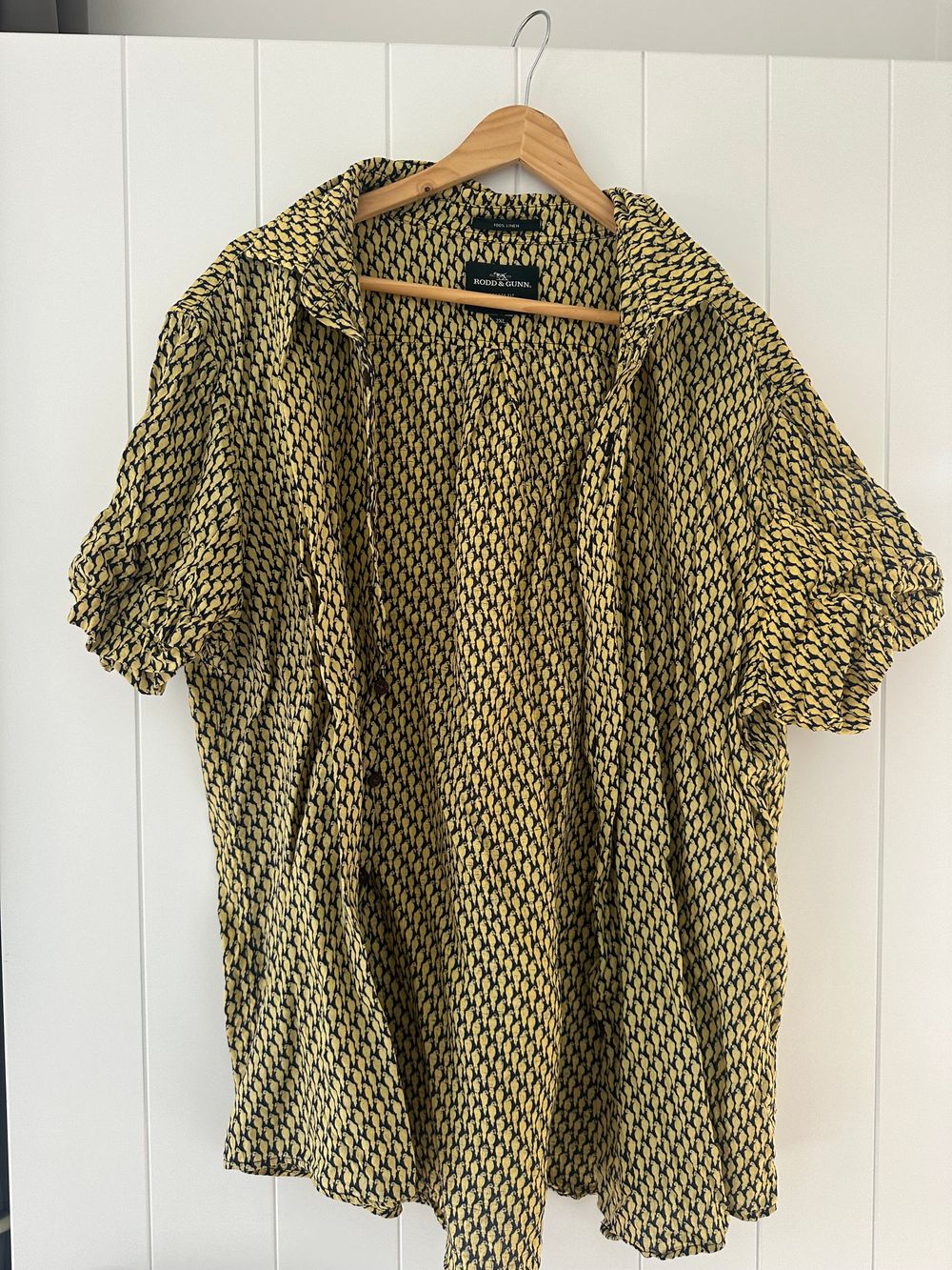 Rodd and Gunn Linen parrot shirt