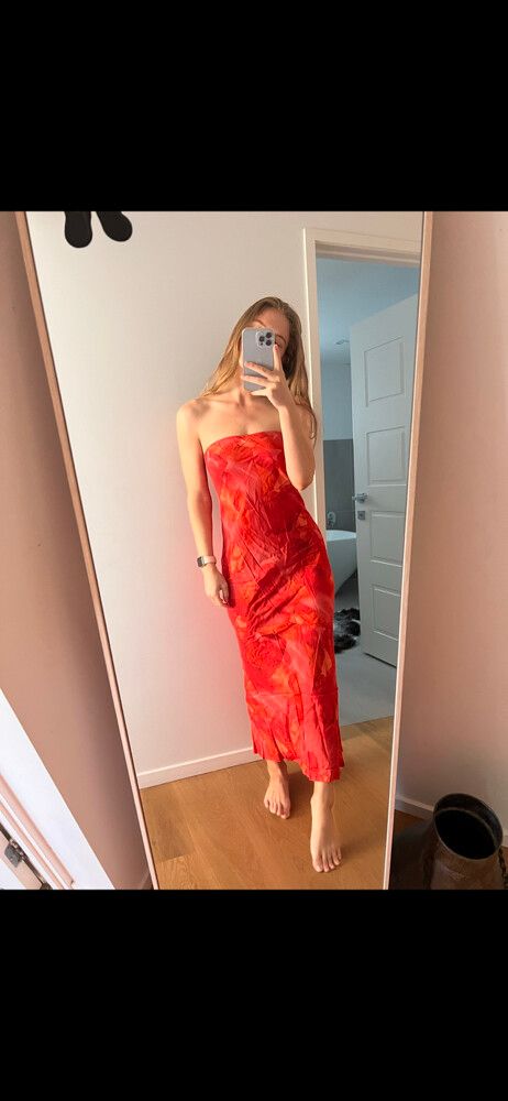kookai orange strapless dress The standing pleats that flow from the skirt infuse the design with dynamic sophistication Hire Maguy Maxi Dress inTangerine