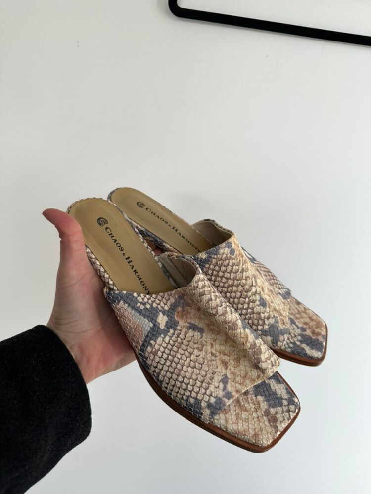 CHAOS & HARMONY DUNE MULE SNAKE