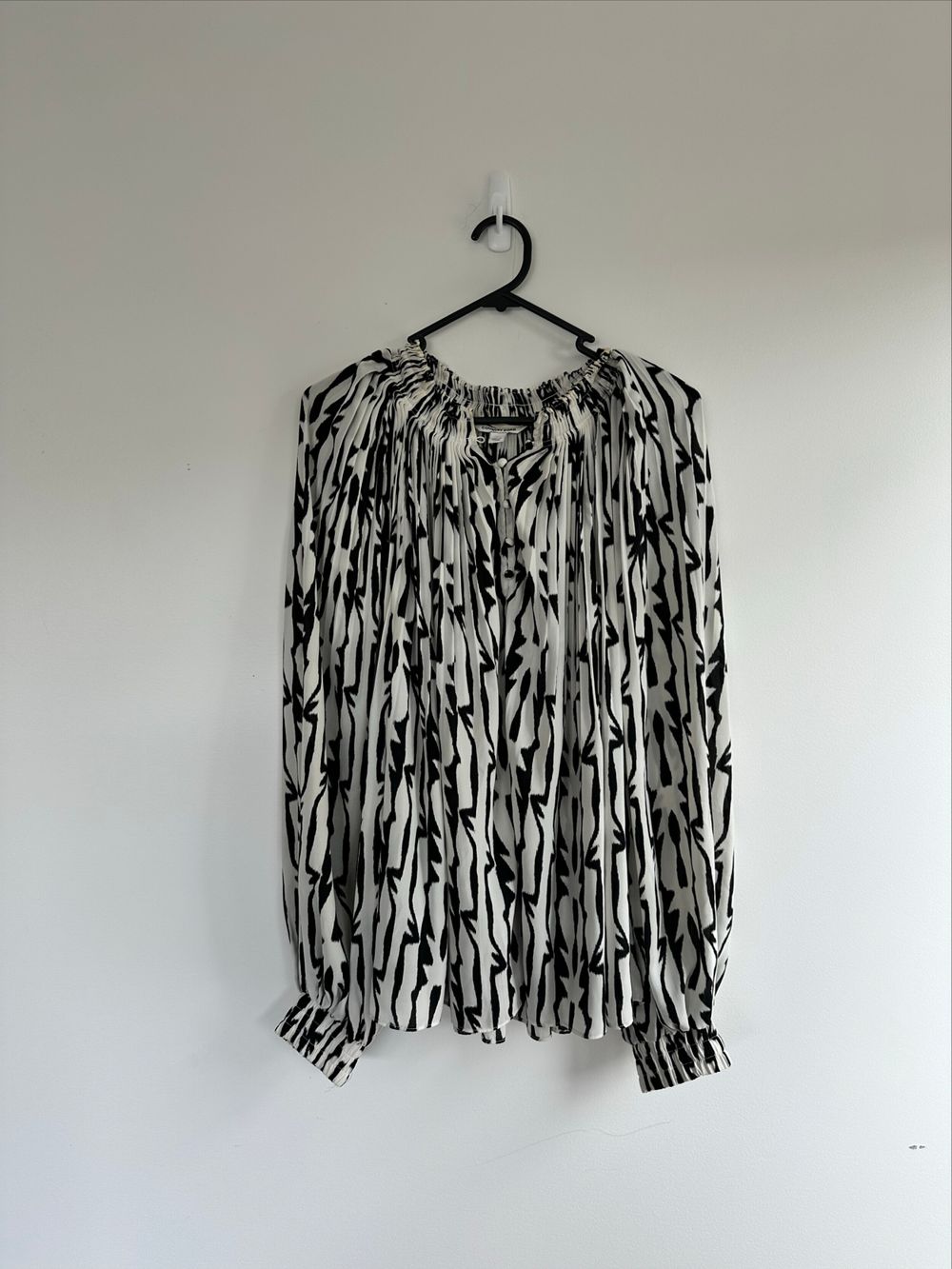 Country Road Black And White Zebra Print Blouse