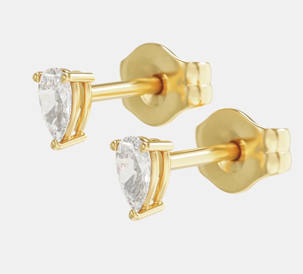 The Diamond Shop Mini Claw-Set Diamond Studs