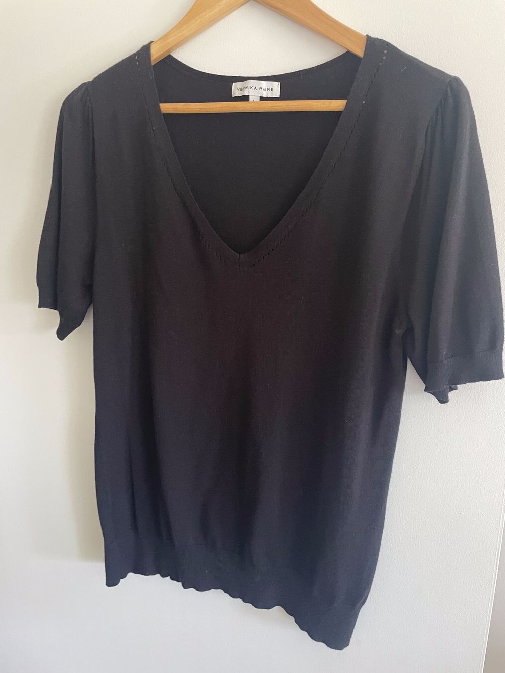 Veronika Maine Short Sleeve V-Neck Knit - Black