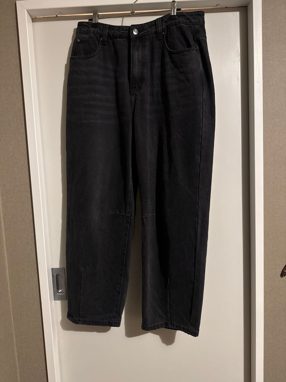 Drama the Label Barrel Leg jeans