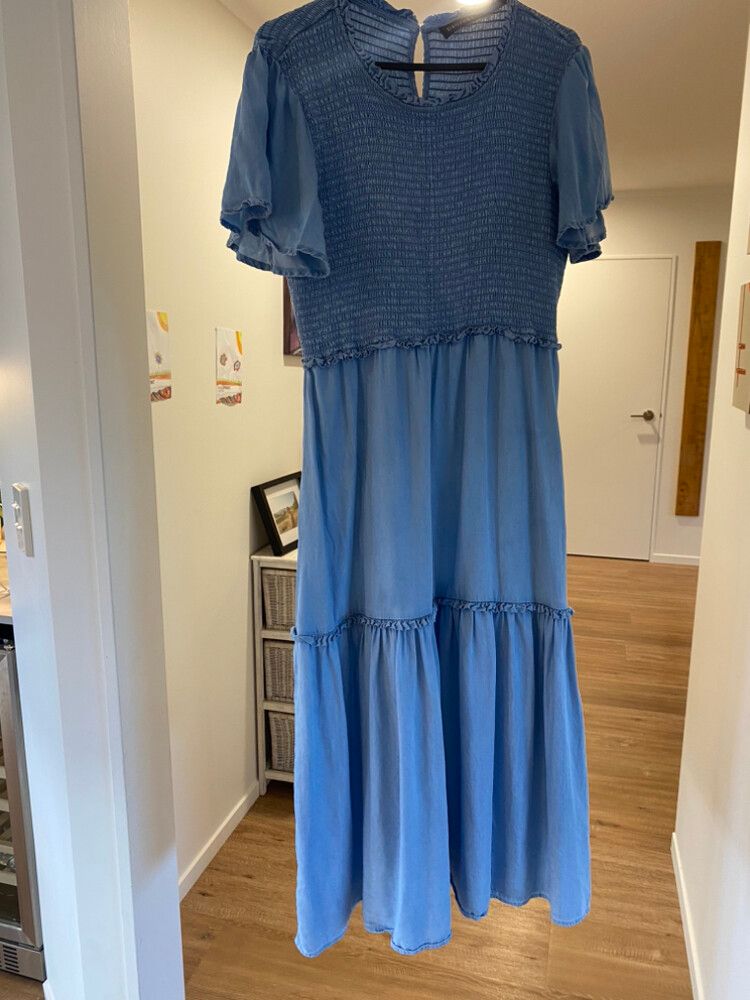 Decjuba - Decjuba midi dress on Designer Wardrobe
