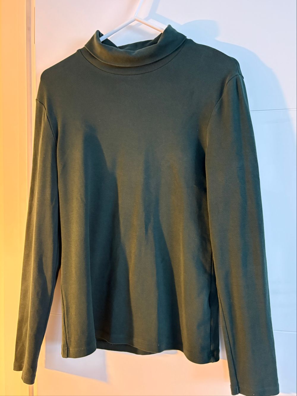Uniqlo Green Long Sleeve Top