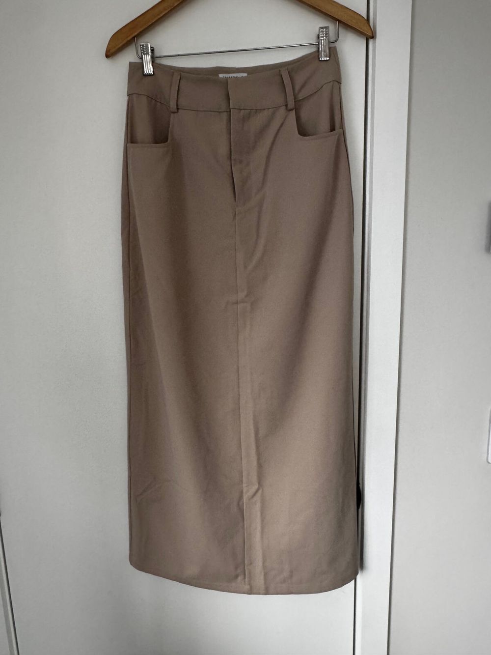 Charcoal Cream Midi skirt