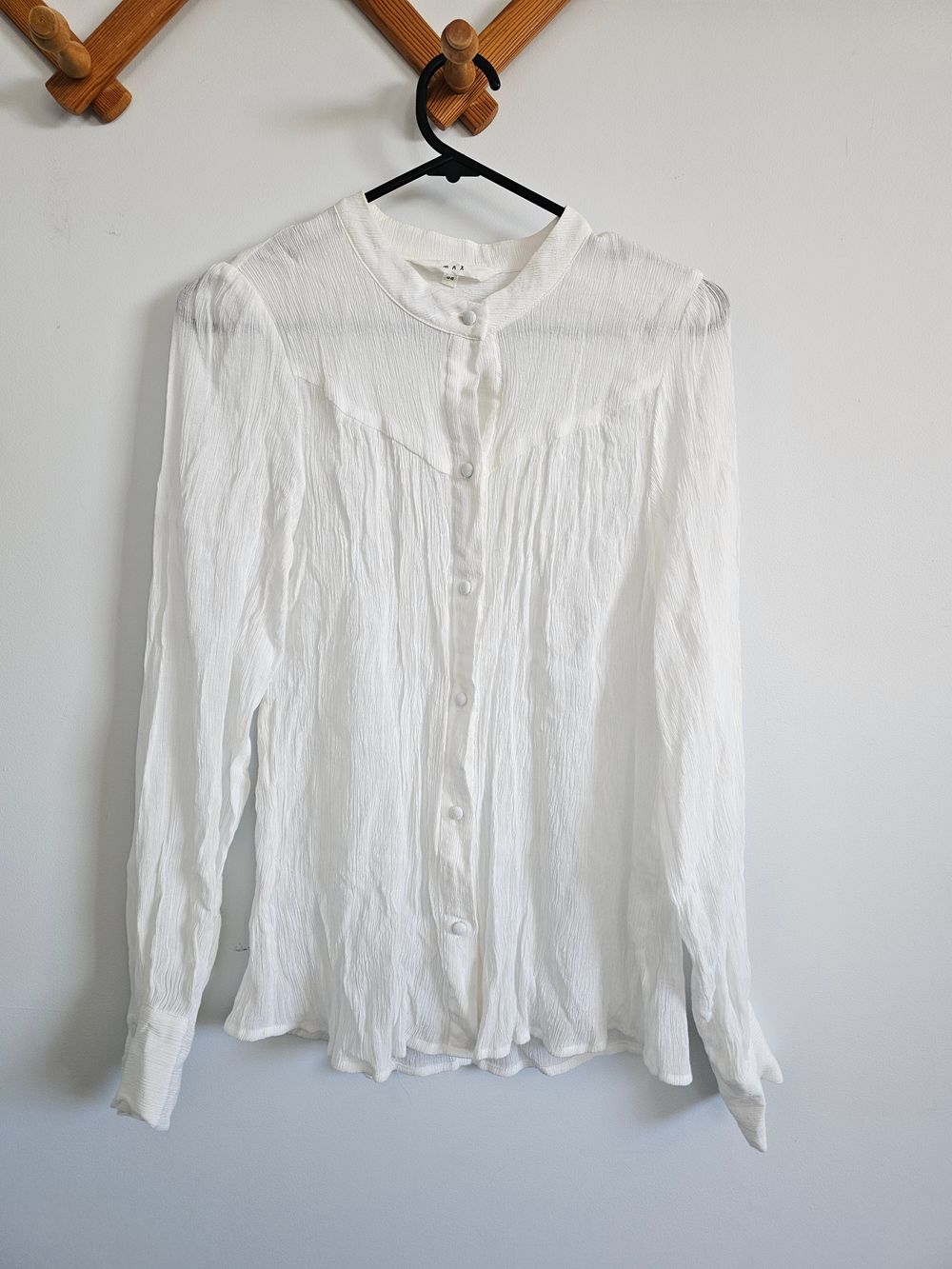 MAX White Lightweight Button Up Top Shirt Size 8