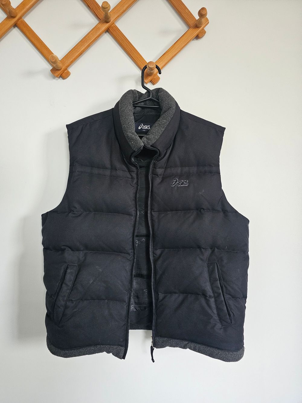Mens Asics Black Puffer Vest size XL