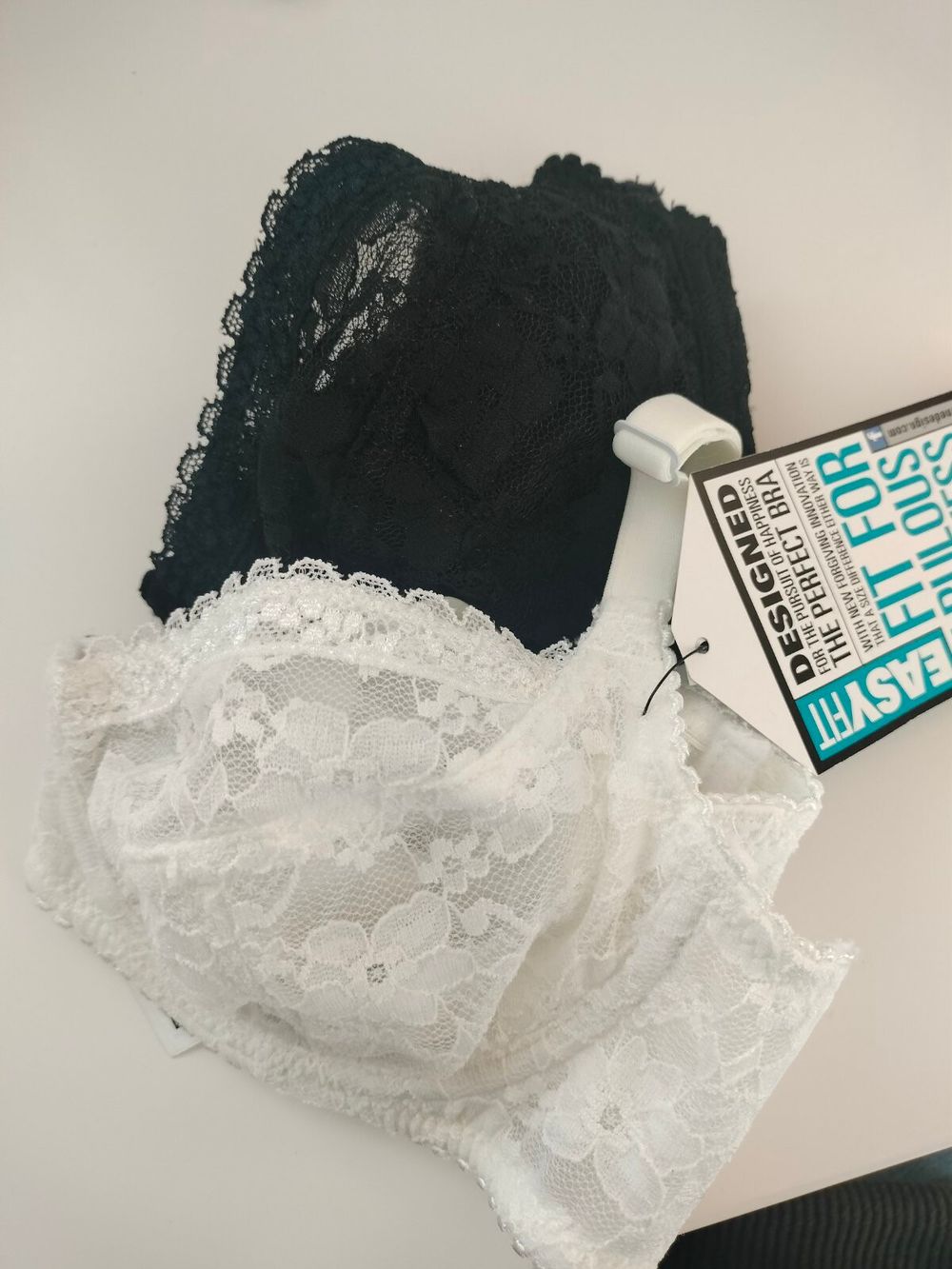 NEW: Lace Bra - Rose & Thorne x  2