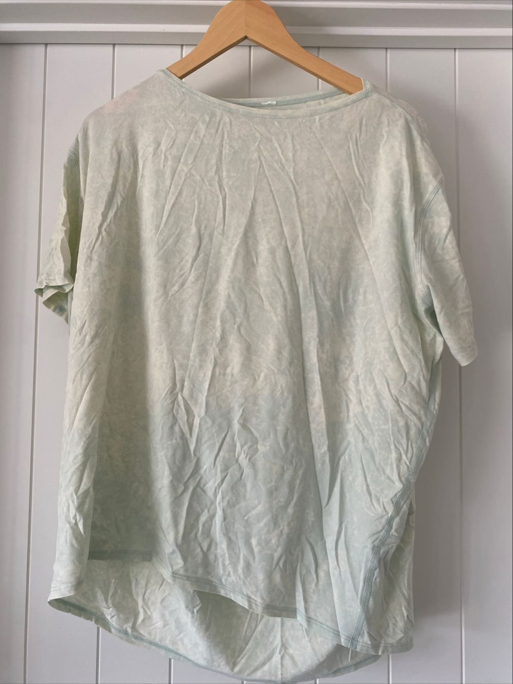 Lululemon tee shirt