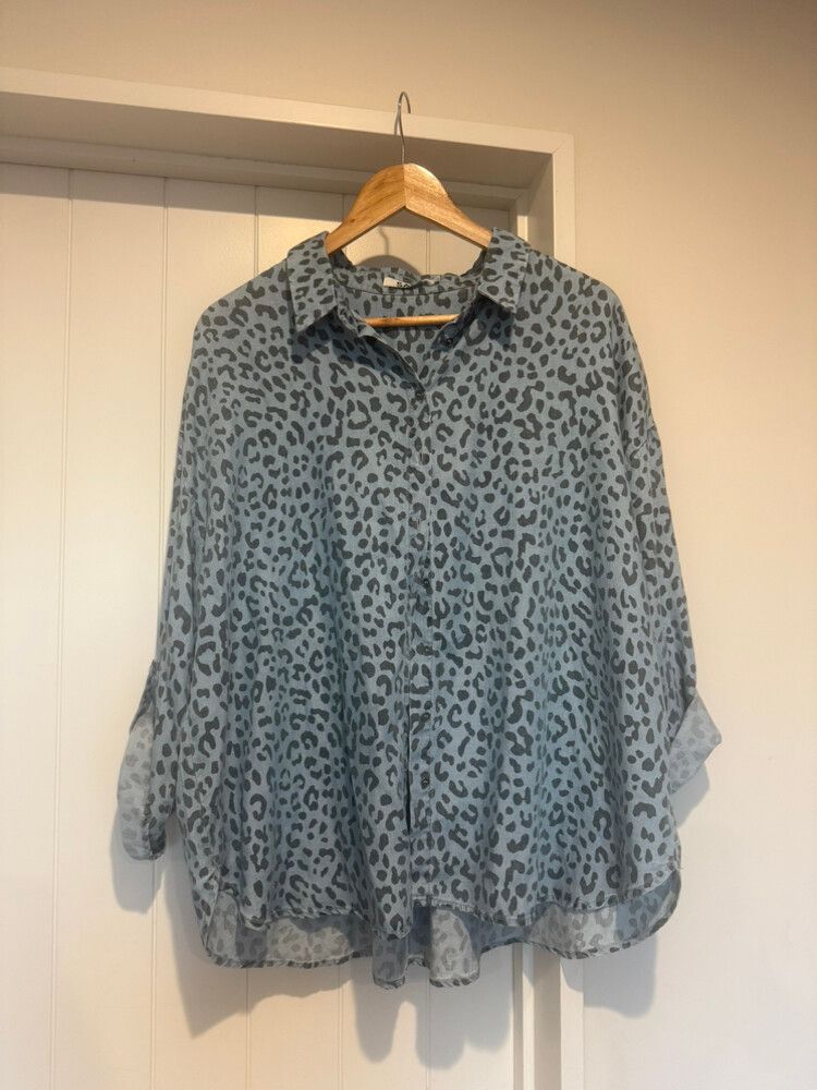 Sass Blue Leopard Print Oversized Shirt – Size 10