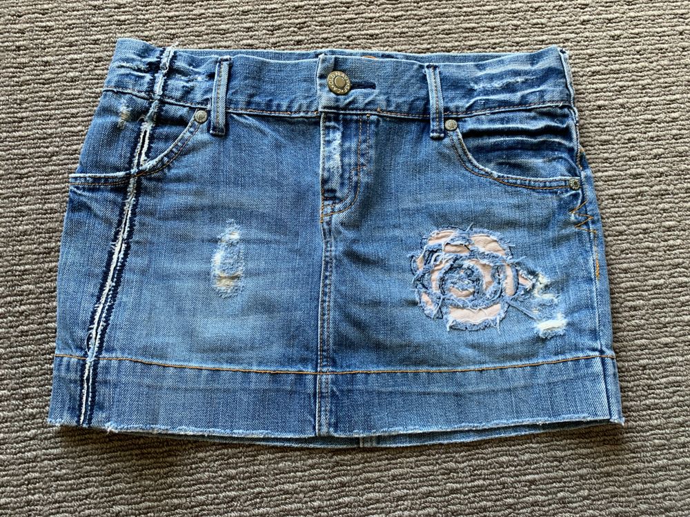 OLD NAVY Short Hipster Denim Skirt With Leather Patch