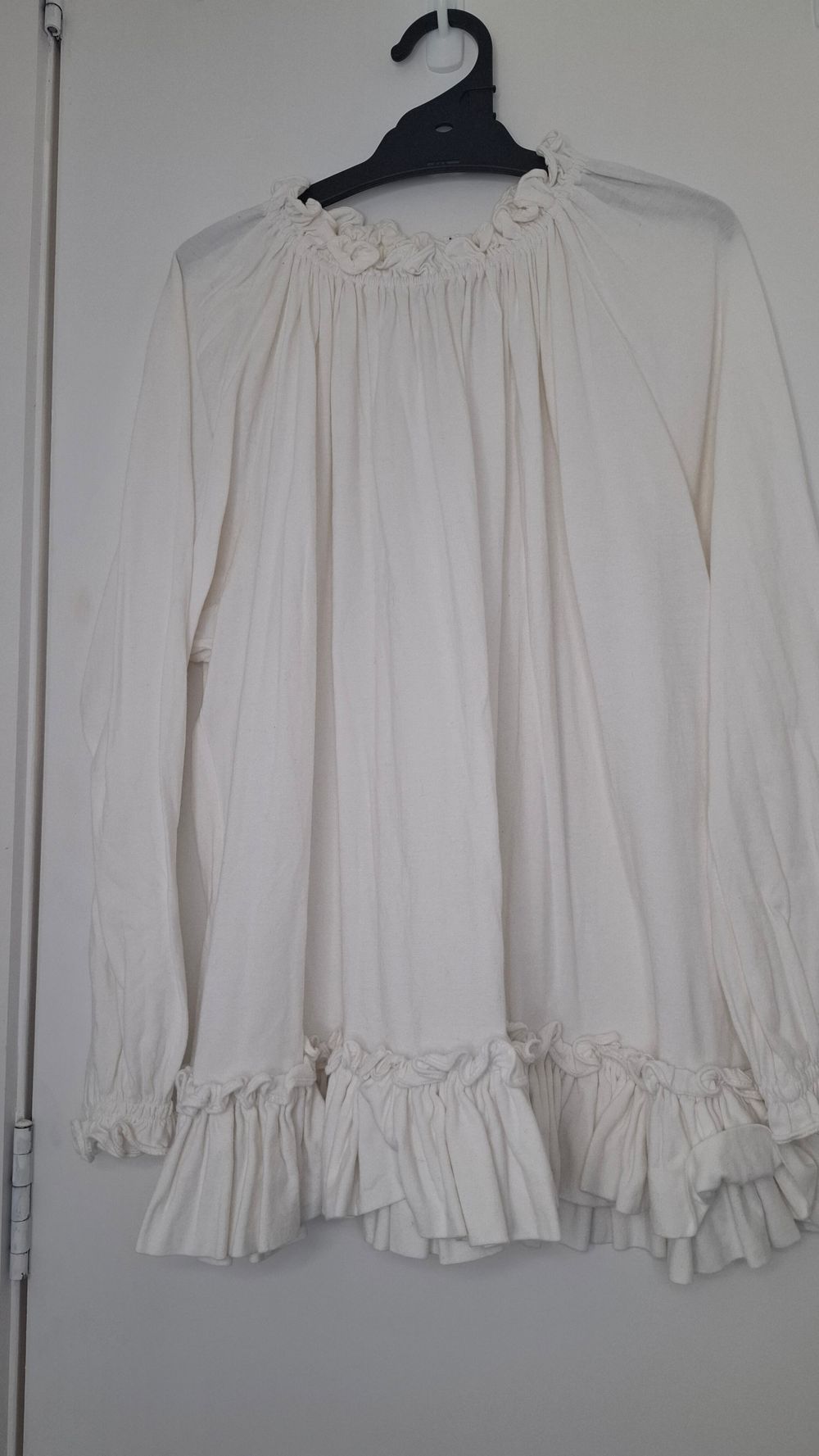 Karen Waller White Ruffled Long Sleeve Top