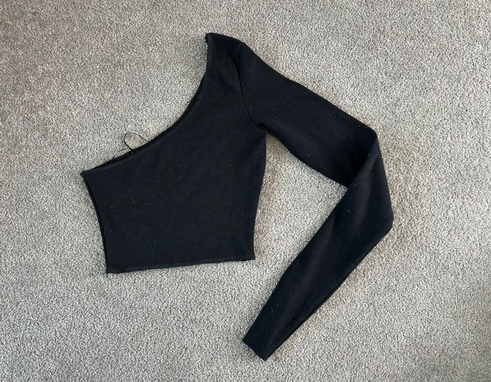 White Fox Boutique ribbed cropped top, Size S