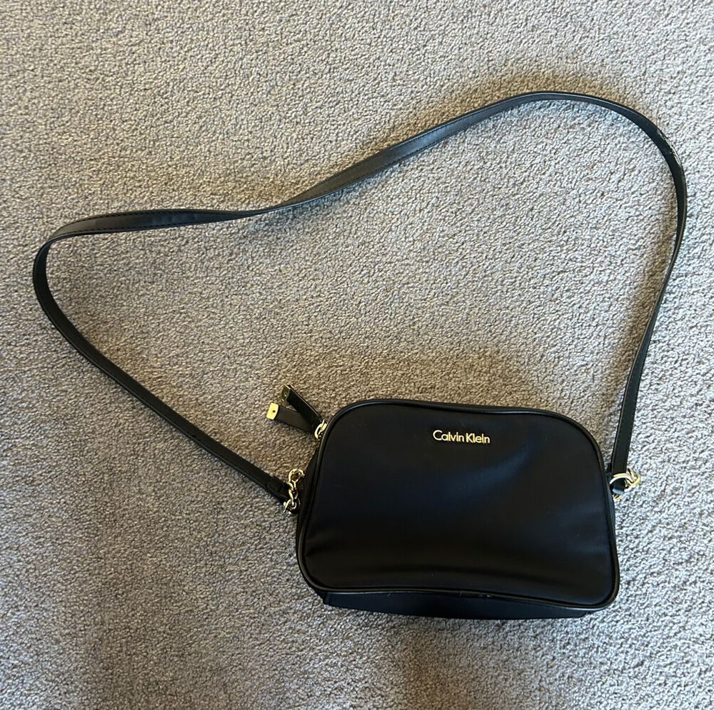 Calvin Klein Handbag, 22cm Height x 35cm Length