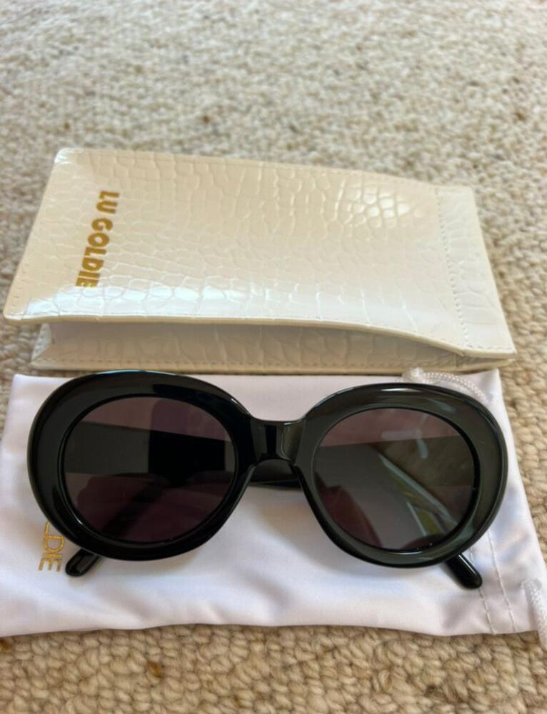 Lu Goldie - Margot - Black on Designer Wardrobe display picture 3