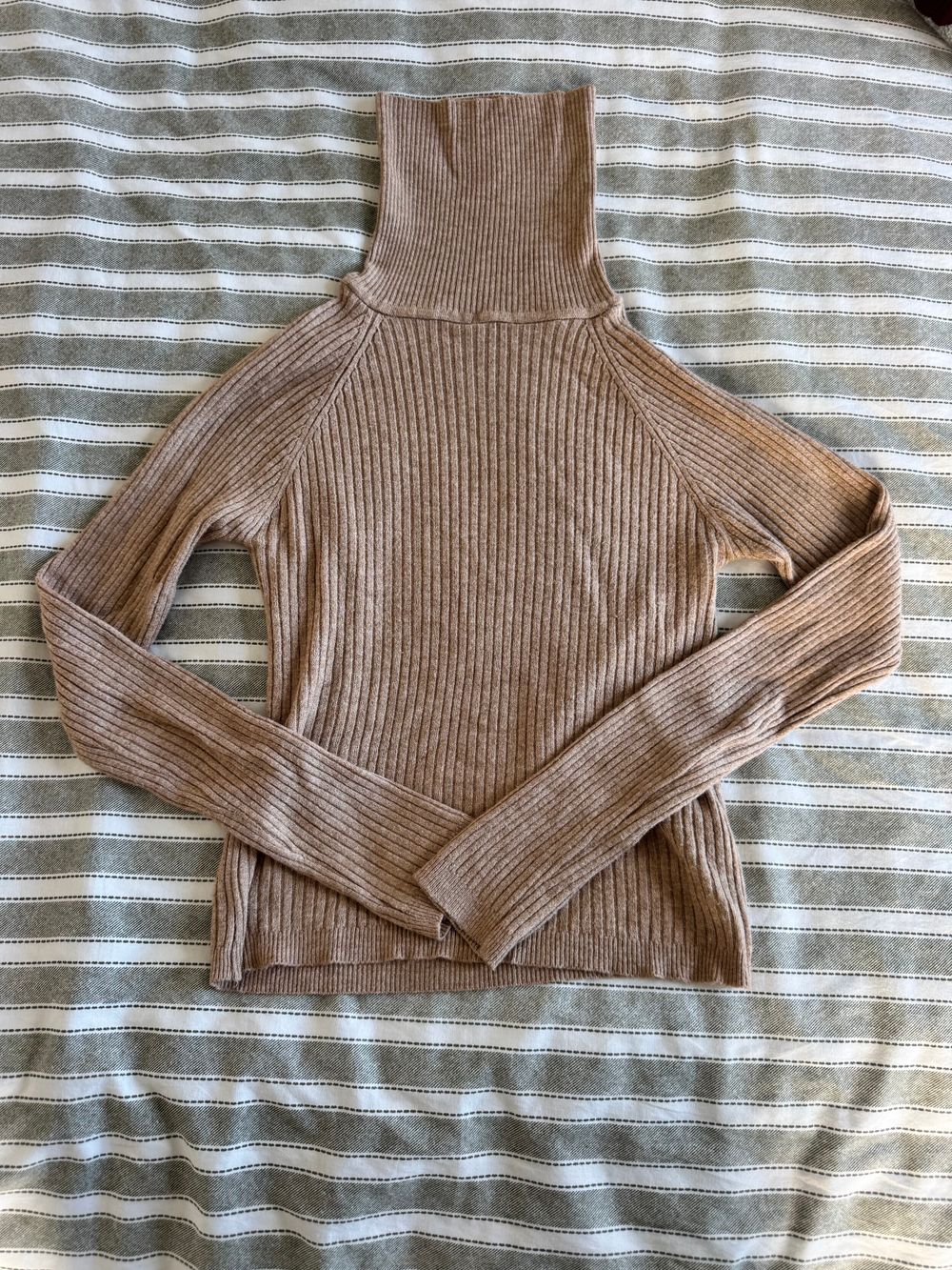 Pull & Bear Oak Brown Turtle Neck Ribbed Knit Top
