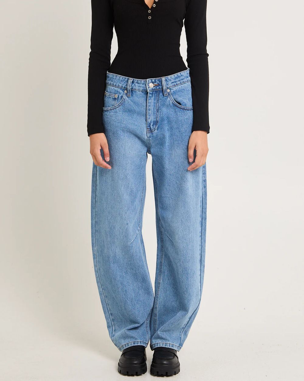 Insight barrel leg jean - size 28