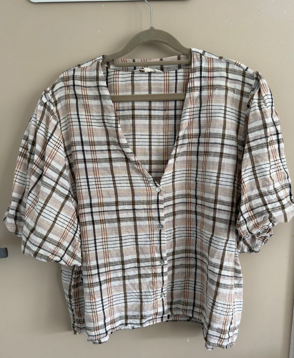 MAX - Button up top