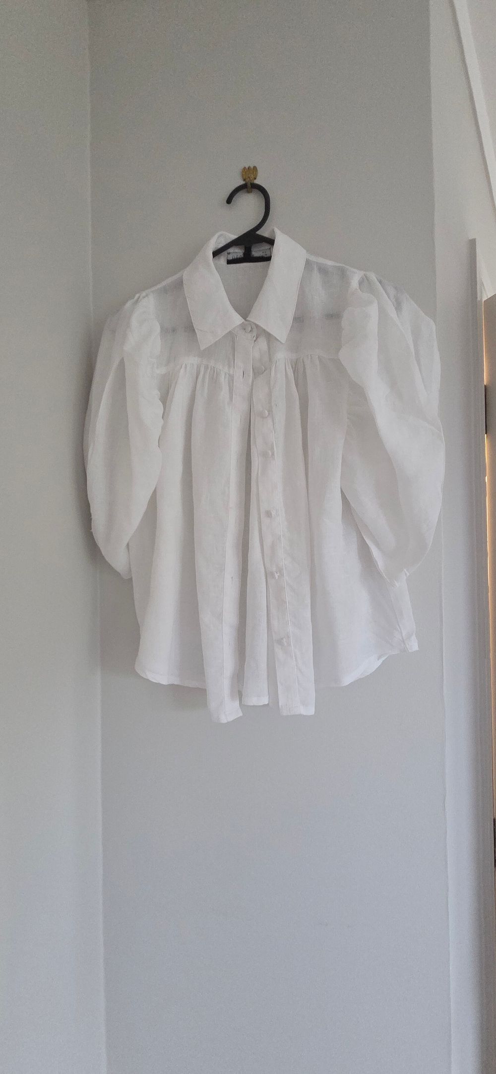 Decjuba white shirt