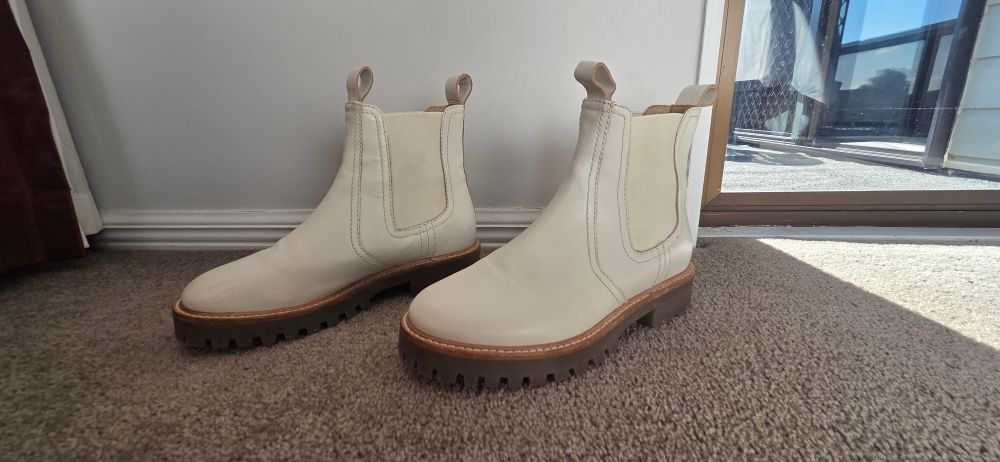 Country Road White Leather Chelsea Boots