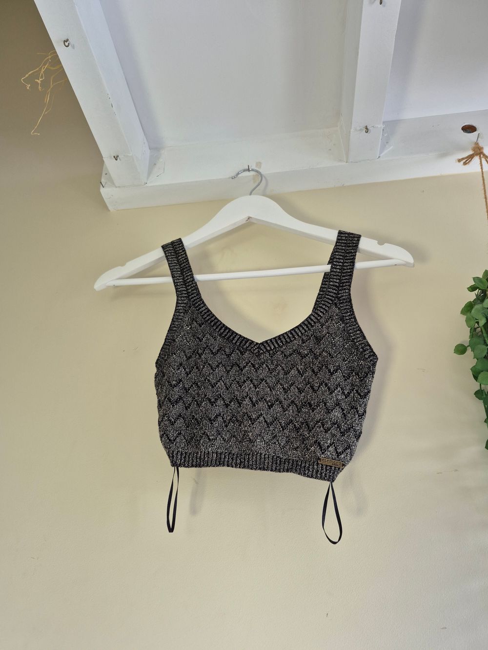 Element Black and Silver Top Size 6