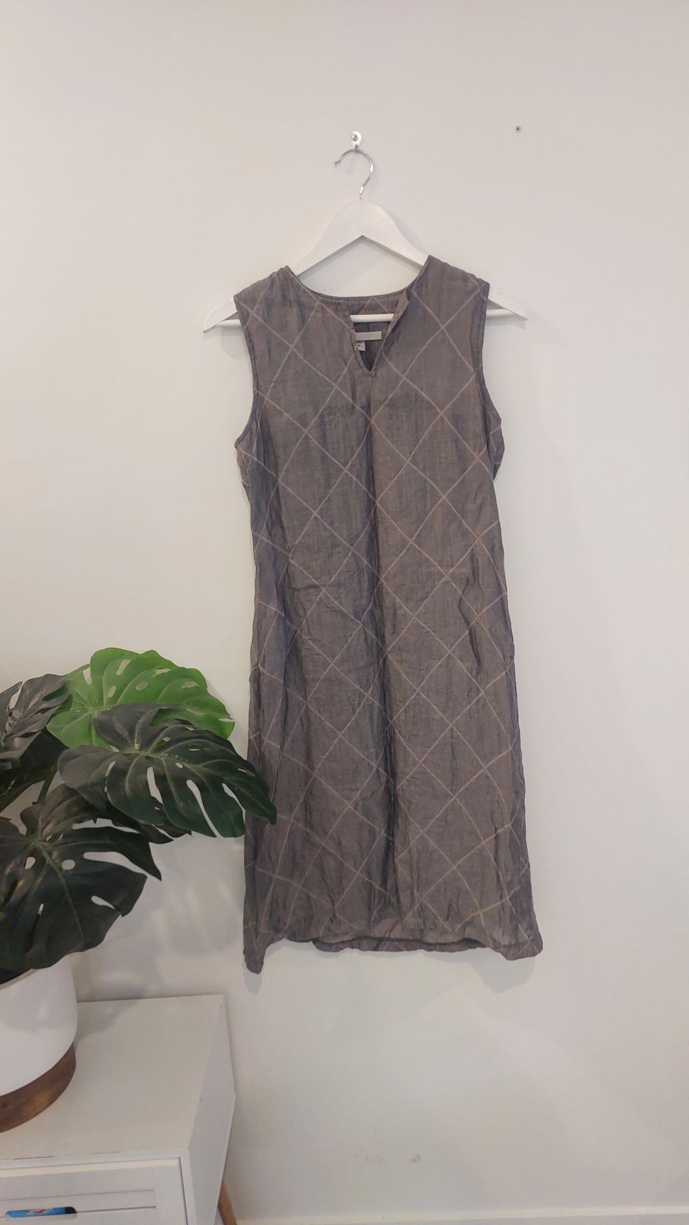 kate slvester Grey Sleeveless Midi Dress With Diamond Pattern