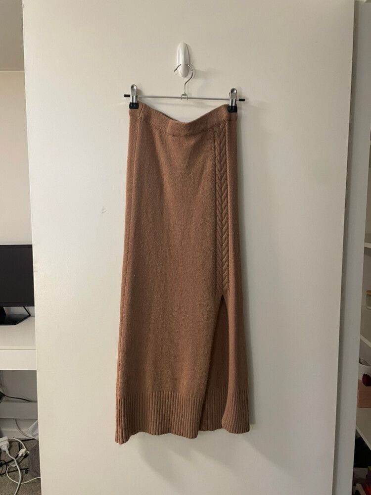 Seed Cable Midi Split Skirt
